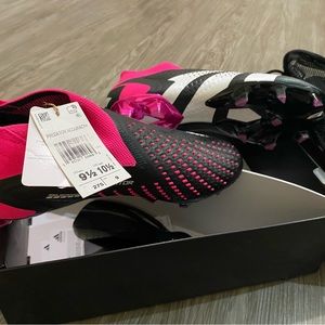 Adidas Predator Accuracy + FG,
Size 9.5, color pink, black and white.
